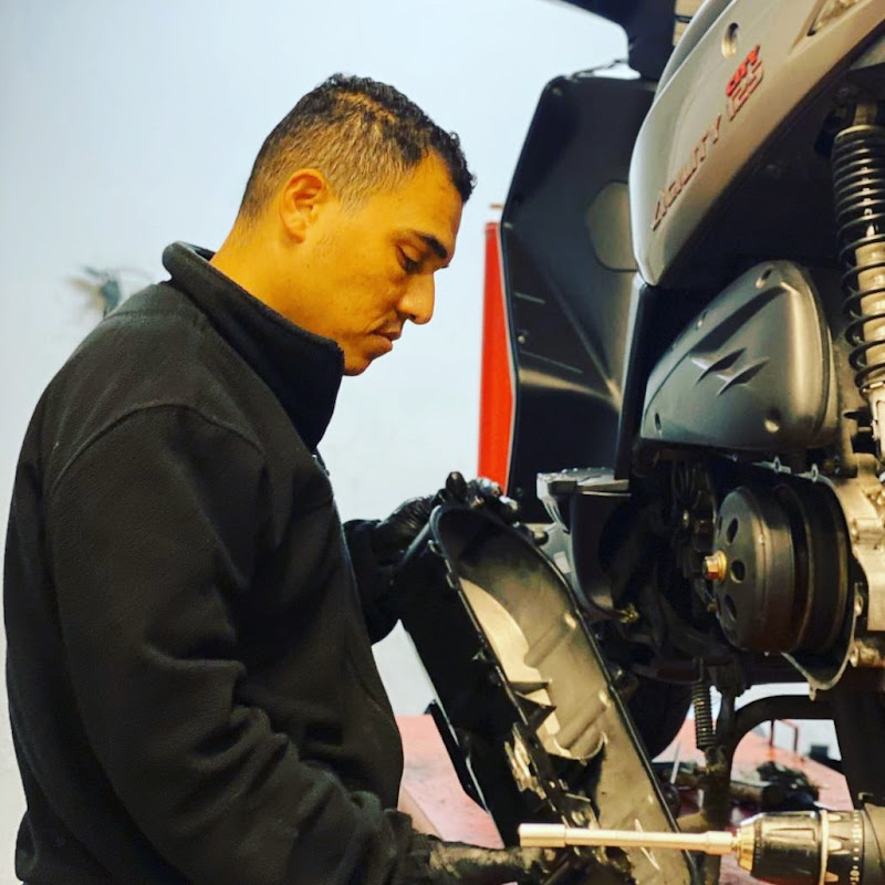 MOTO Garage 79