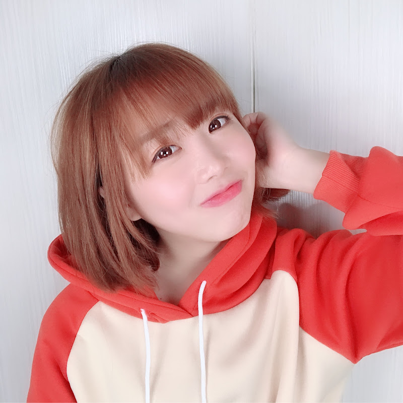 那個女生 Kiki Logo