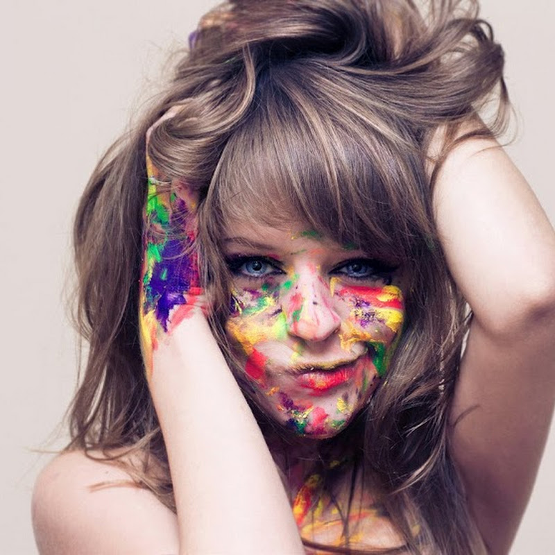 Alina Tarasenko (RUSairbrush) Logo