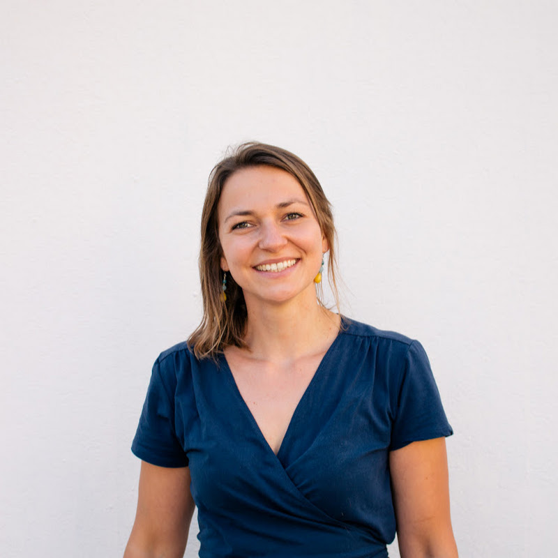 Angi learns how to chocolate Logo