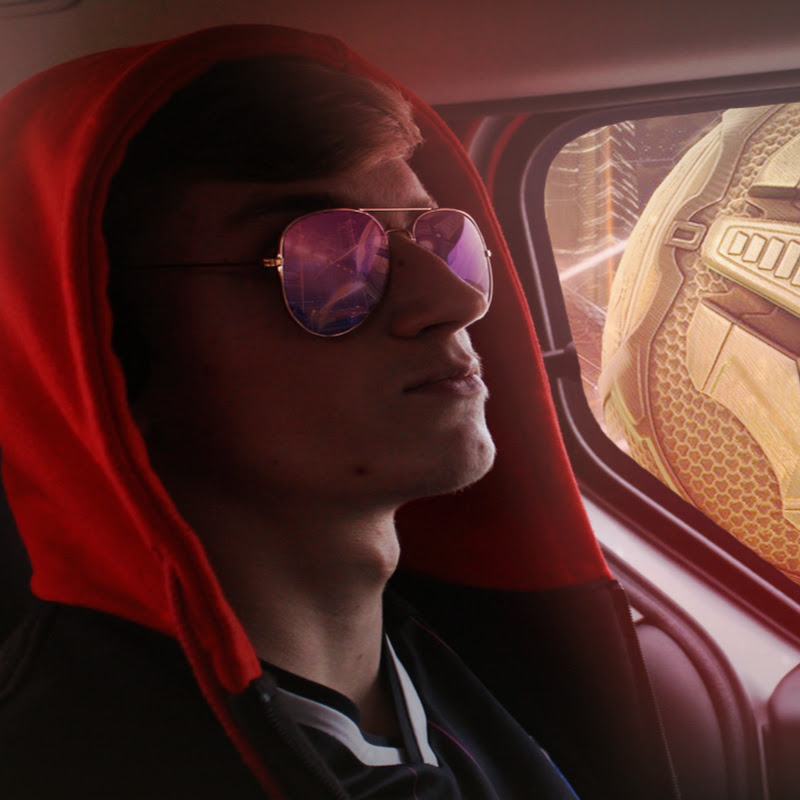 Lukas Plays