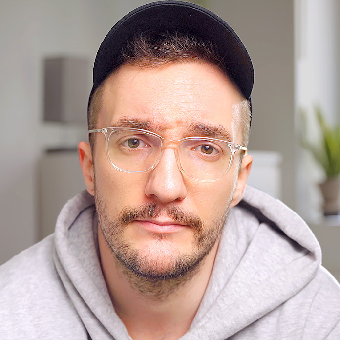 Elliot Gough Net Worth & Earnings (2026)