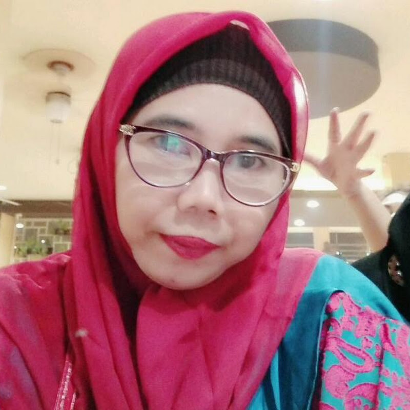 Hire Yuni Food — Food & Drink YouTube creator for sponsorships