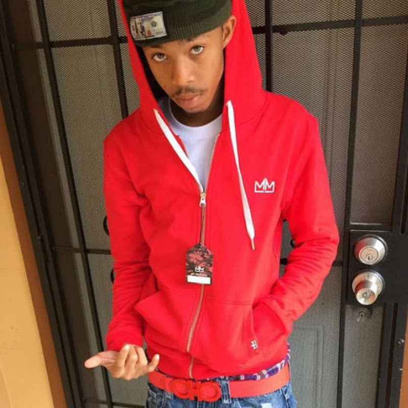 Dee DumAss