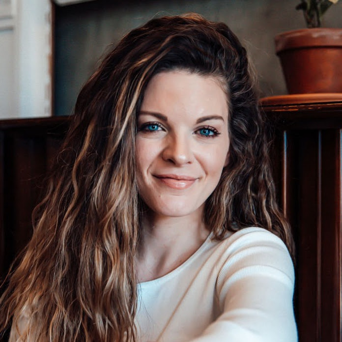 Sunny Lenarduzzi Net Worth & Earnings (2025)