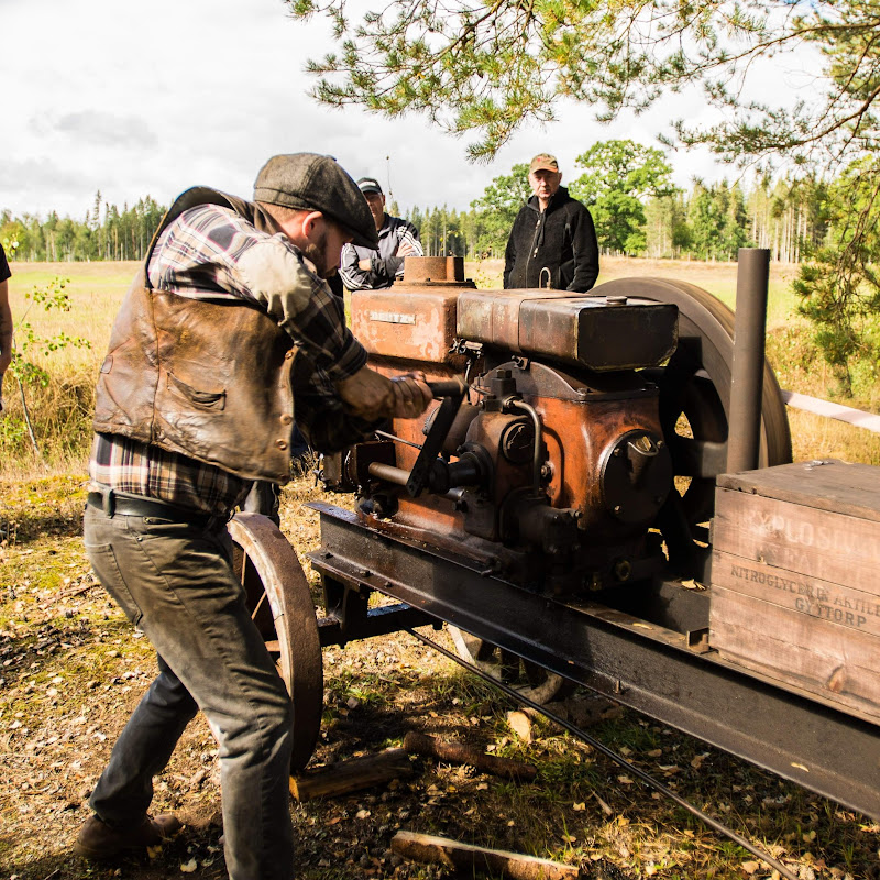 Yesterdays Machinery Logo