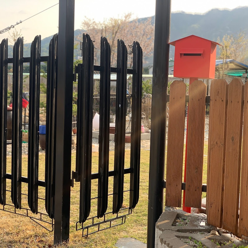 생각나는대로as one pleases Logo