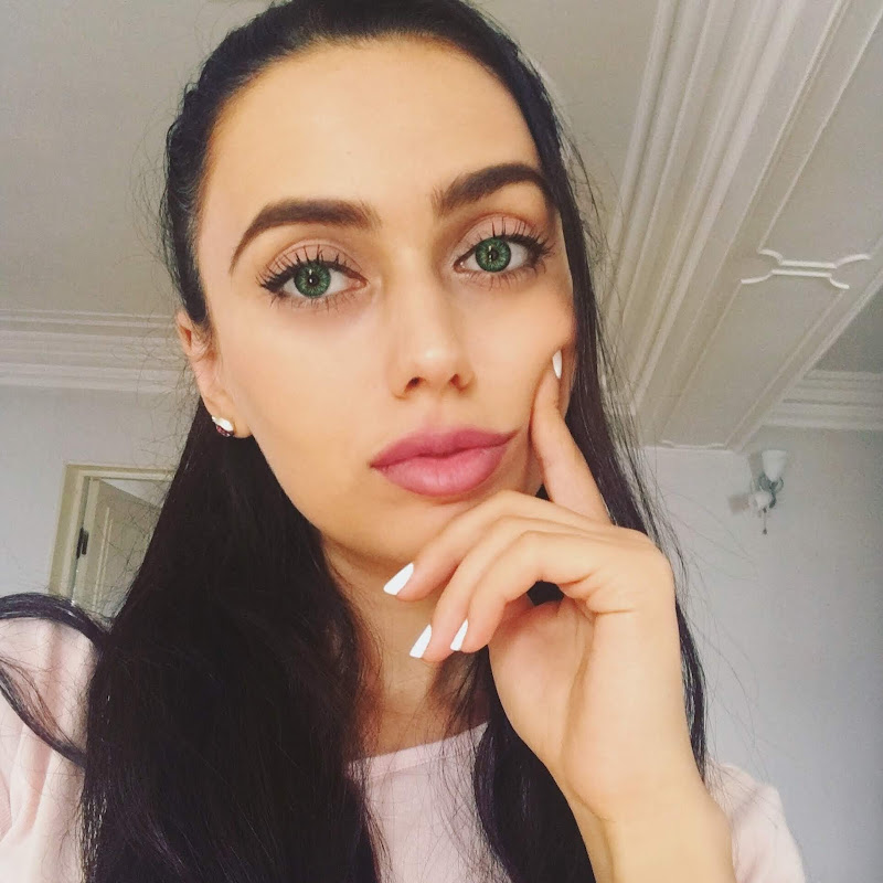 Alina Valiant