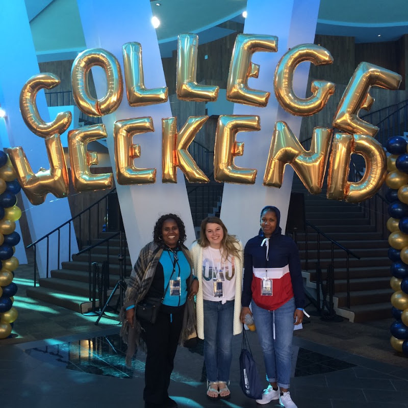 COLLEGE COUNSELOR