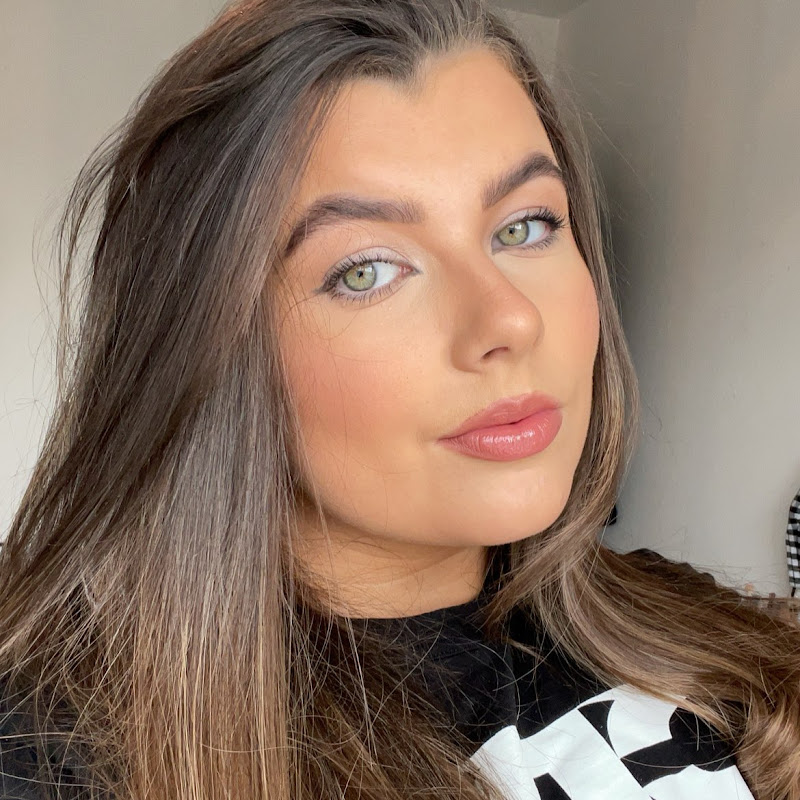Ellie Saunders