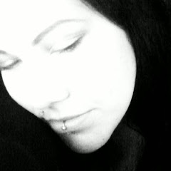 LaurasharkCW net worth