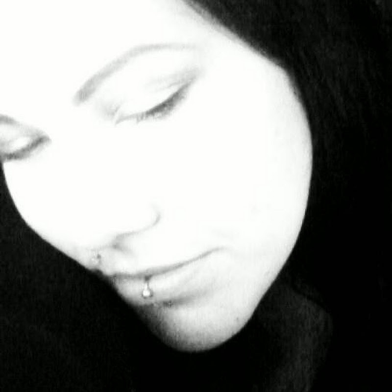 LaurasharkCW icon