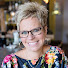 On8xGlLawhY-channel-avatar-Jen Jones