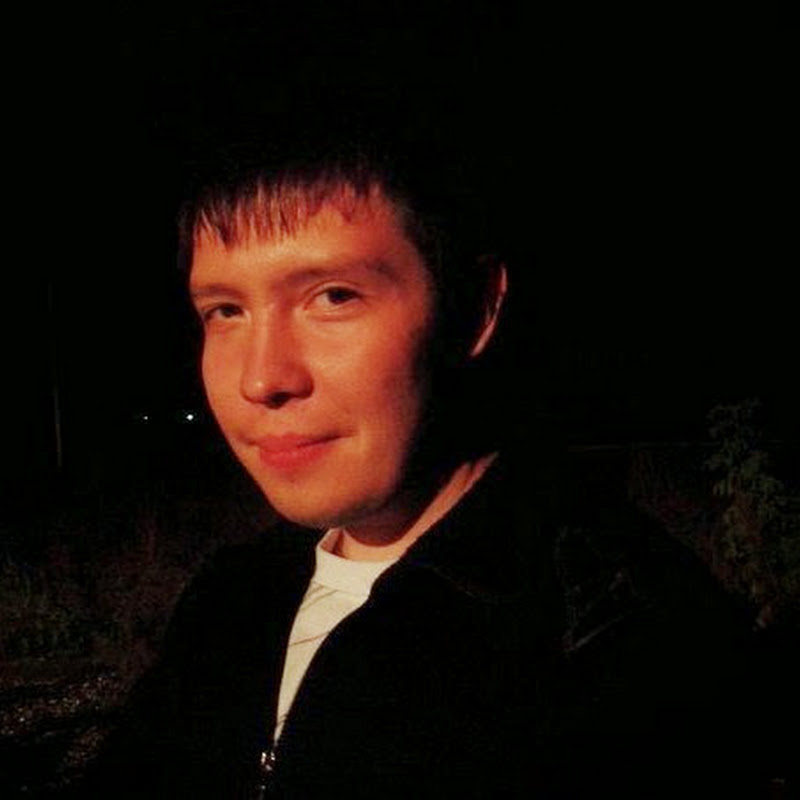 Александр Леонтьев