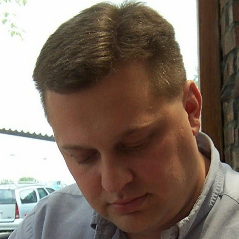 Daniel Lewis