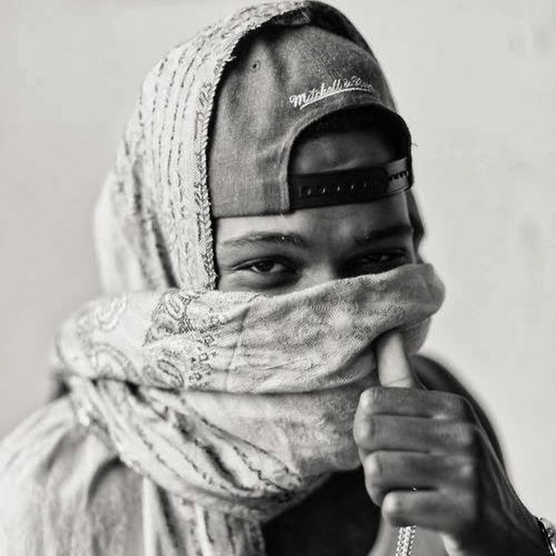 Raz Simone