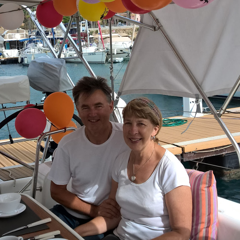 Sailing & Sharing Life