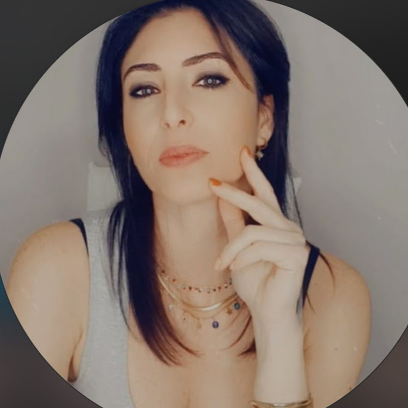 Davina Julia