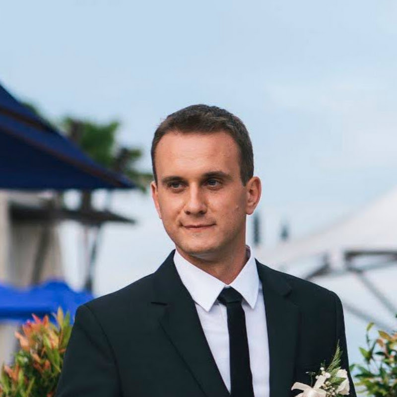 Simon M