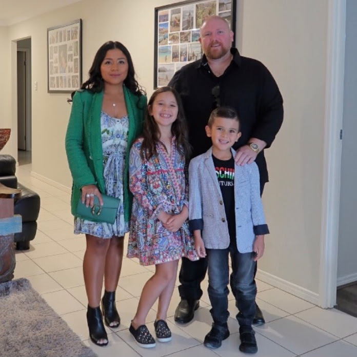 My OzLife Net Worth & Earnings (2025)