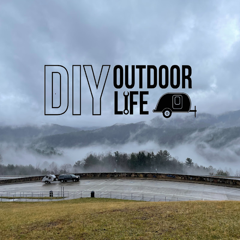 DIY Outdoor Life Logo