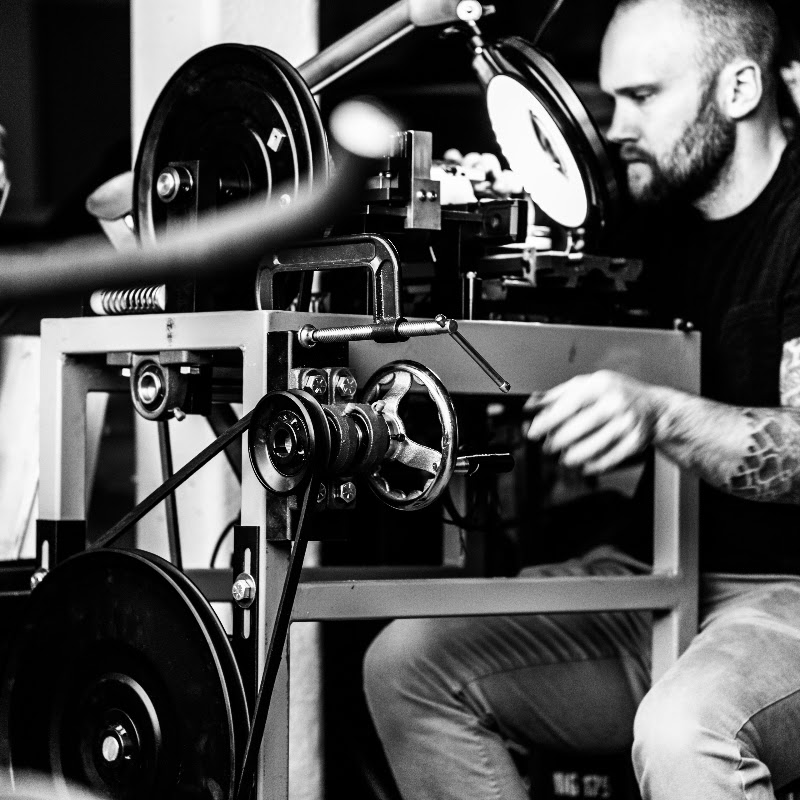 DM Tiffany Timepieces Logo