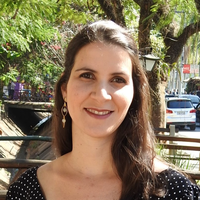 Professora Giovana Tangerino