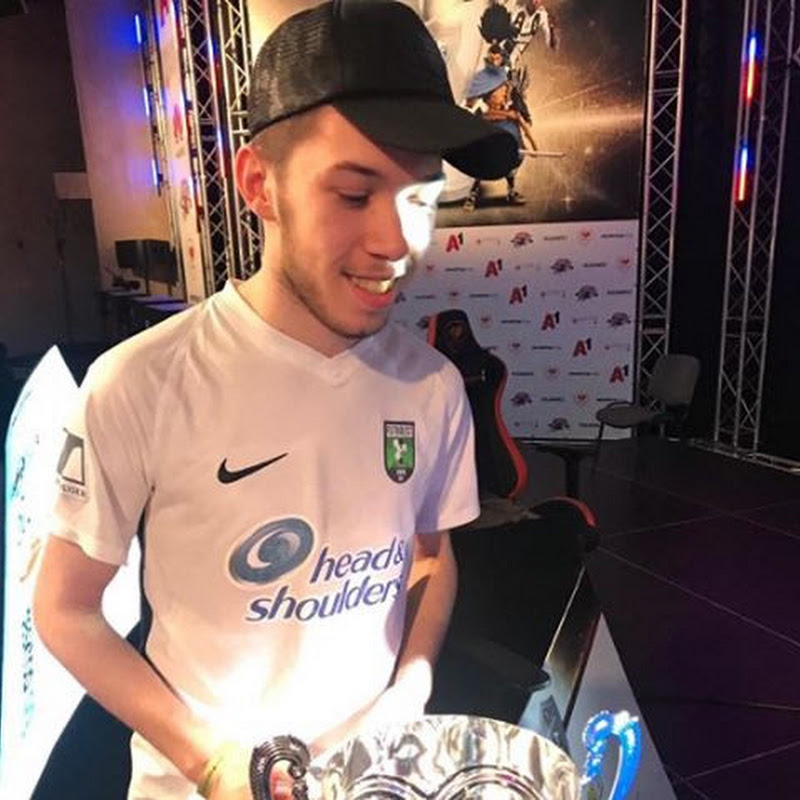 Sanchez - FIFA Pro Player