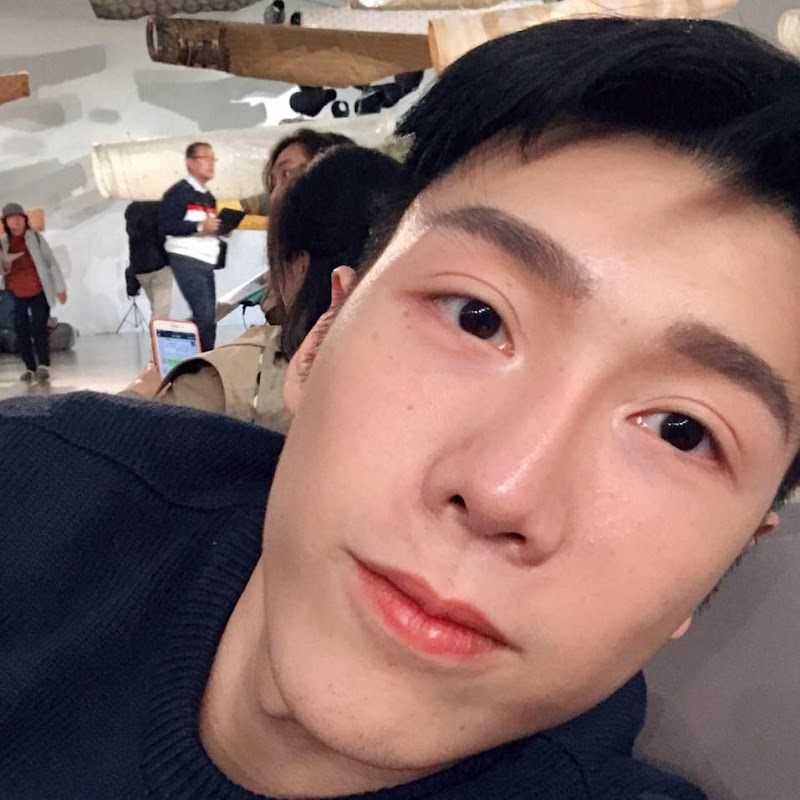 見習網美小吳 Logo