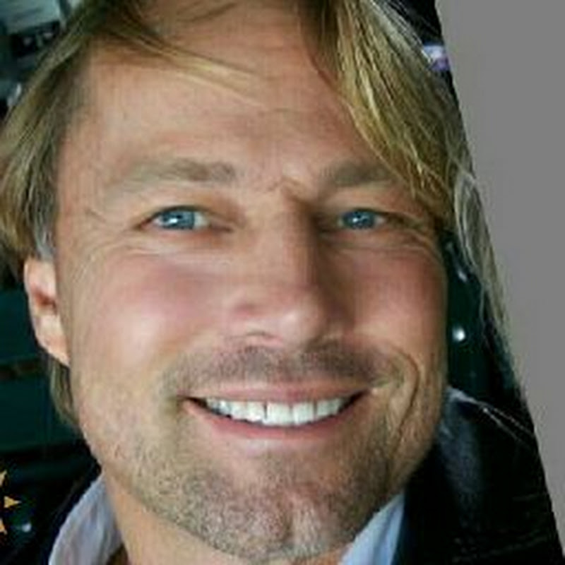 ROBERT MCDONALD