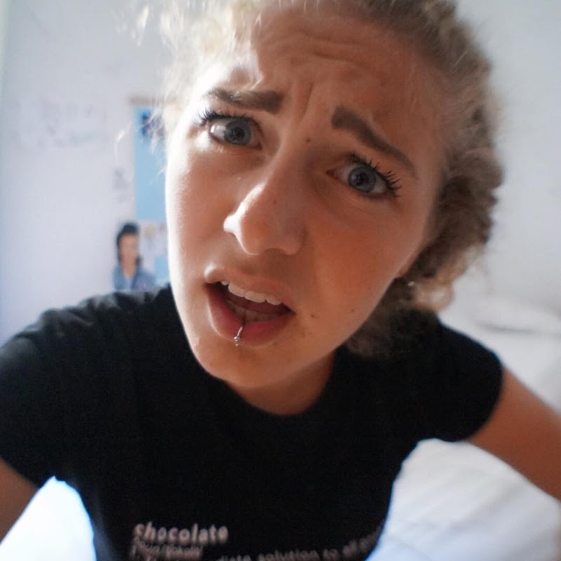 Sofia Viscardi Vlogs (Vischi's vlogs)
