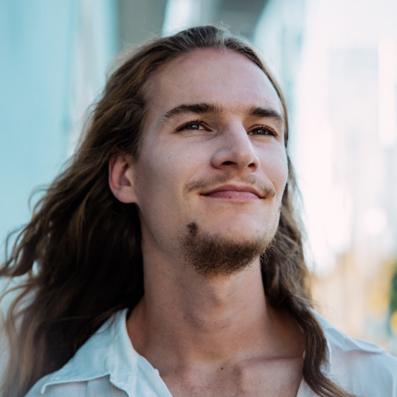 Дмитрий Компаниец Logo