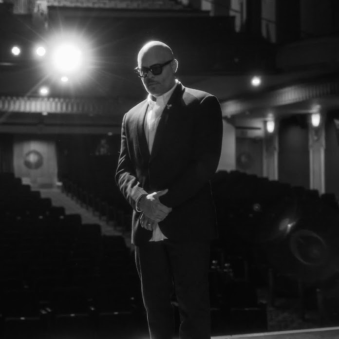 Israel Houghton Net Worth & Earnings (2026)