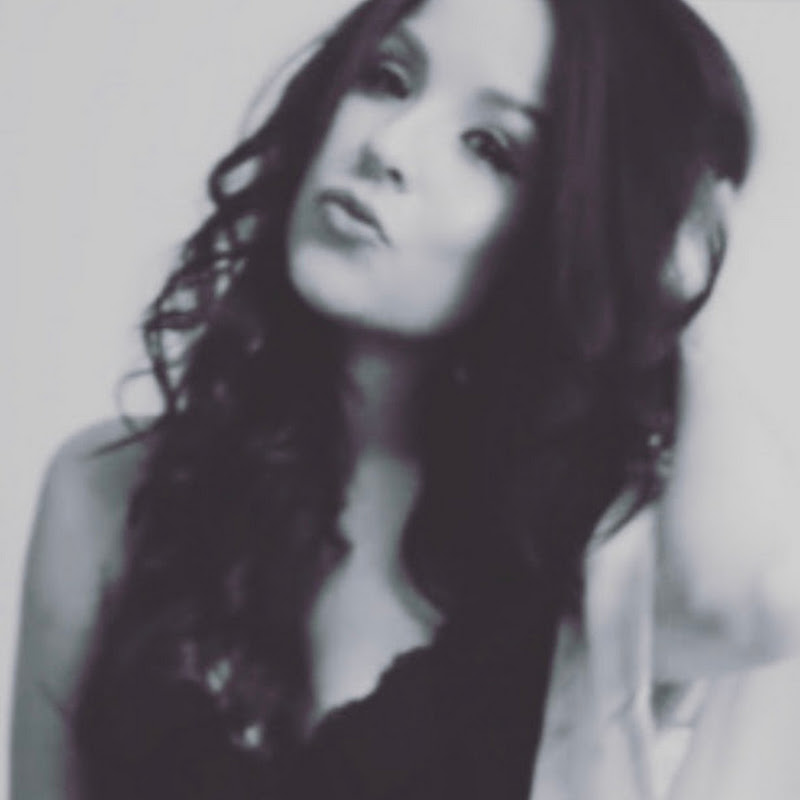 Rebecca Alba icon