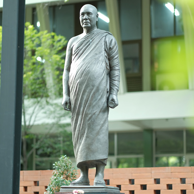 วัดชลประทานรังสฤษดิ์ พระอารามหลวง