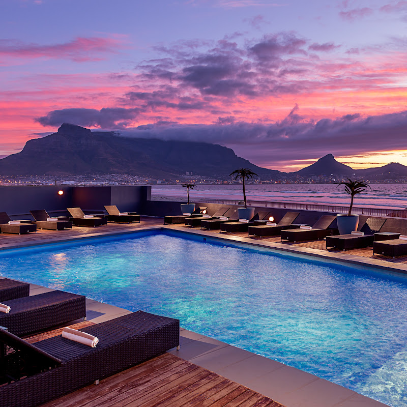 Lagoon Beach Hotel