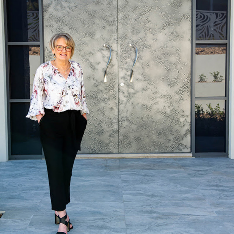 Robyn Hawke