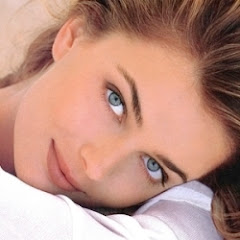 Vravishing YouTube channel avatar