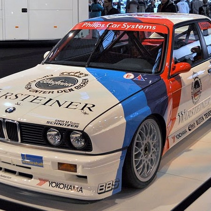 Nostalgic Car in Japan