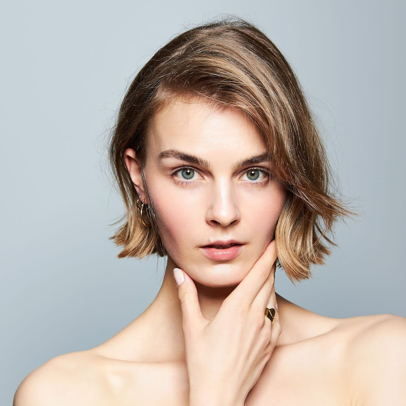 Anna Veronika