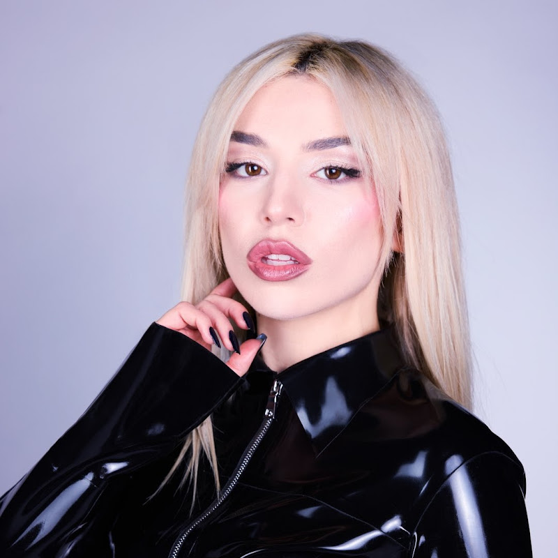 Ava Max Poland