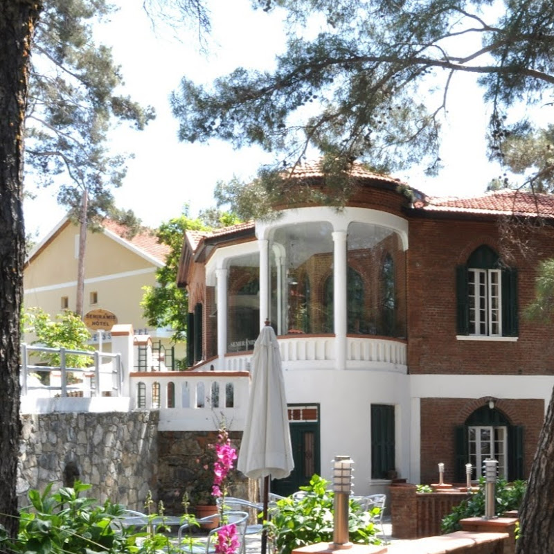 Semiramis Hotel