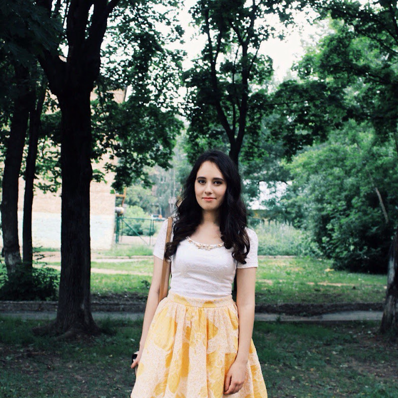 Adrianne Lovezgarcia