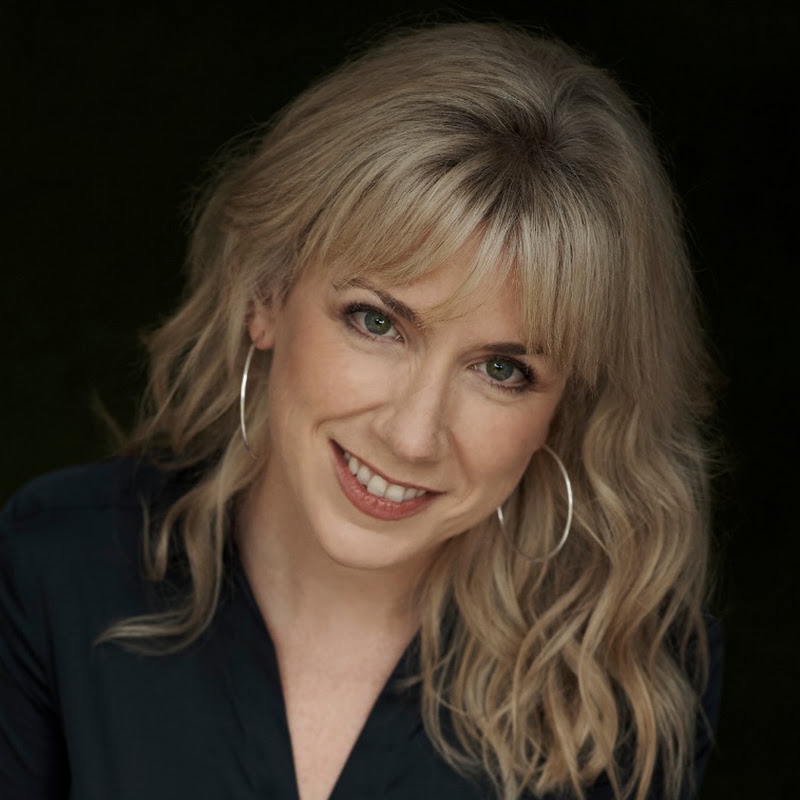 Muireann Nic Amhlaoibh
