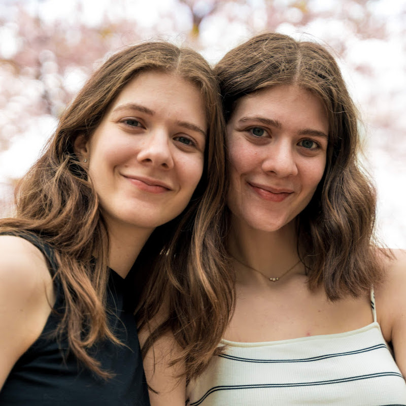 Sara & Nicole