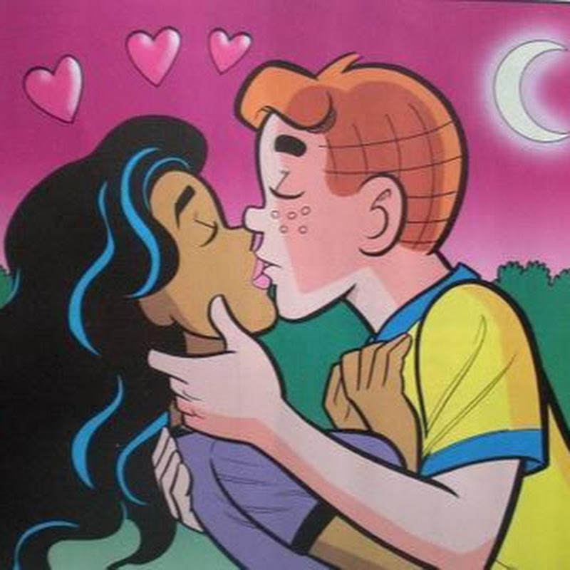 Interracial Love Moments icon