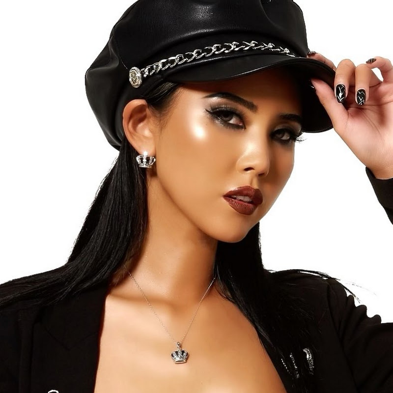 葉山潤奈のサムネイル