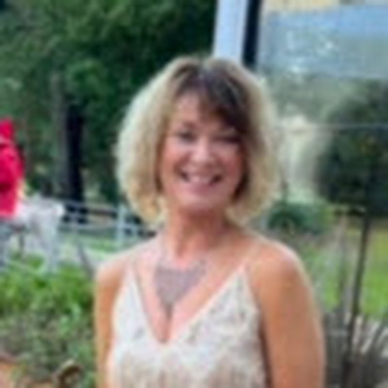 DEBBIEMILESUK