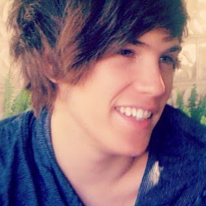 maxmoefoe Net Worth & Earnings (2025)