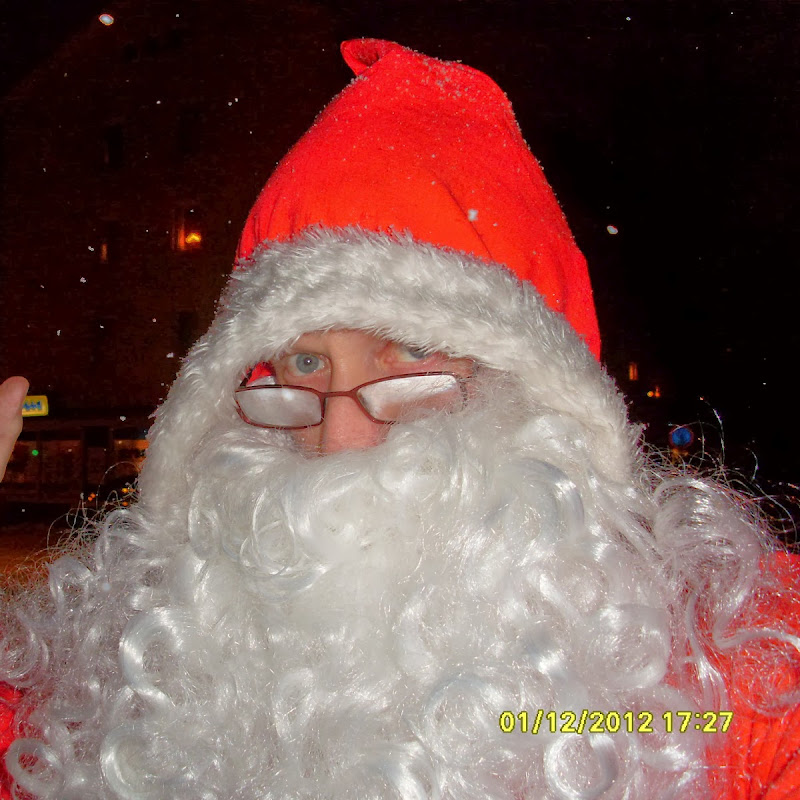 Suomen Joulupukki Tampere valkoparta puuhkalakki Santa Claus Finnland